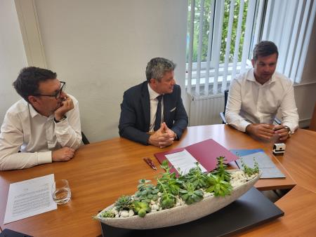 podpis pogodbe _ kanalizacija v Planini 2